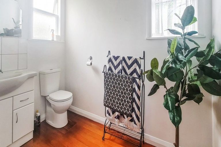 Photo of property in 3 Robert Street, Marton, 4710