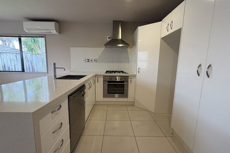 Photo of property in 9/3 Orwell Road, Greenhithe, Auckland, 0632