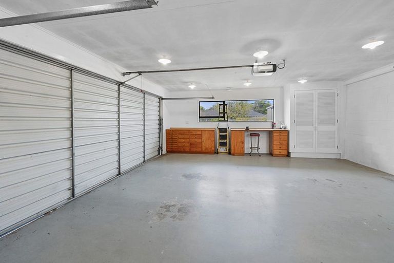 Photo of property in 9 Boulevard Drive, Merrilands, New Plymouth, 4312