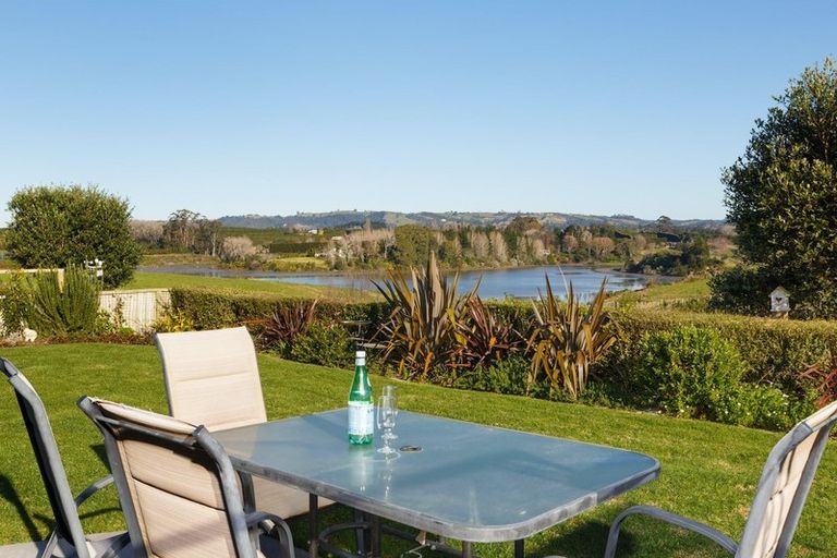 Photo of property in Waterview Estate, 9/4 Greystone Place, Omokoroa, 3114