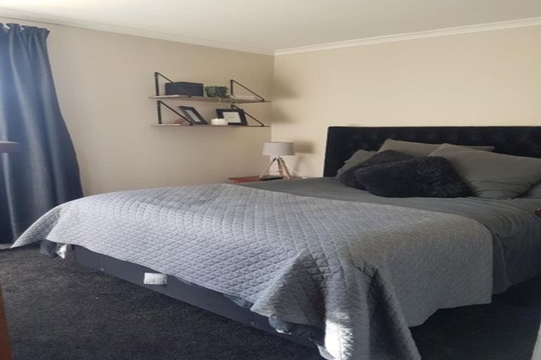 Photo of property in 48 Omata Road, Marfell, New Plymouth, 4310