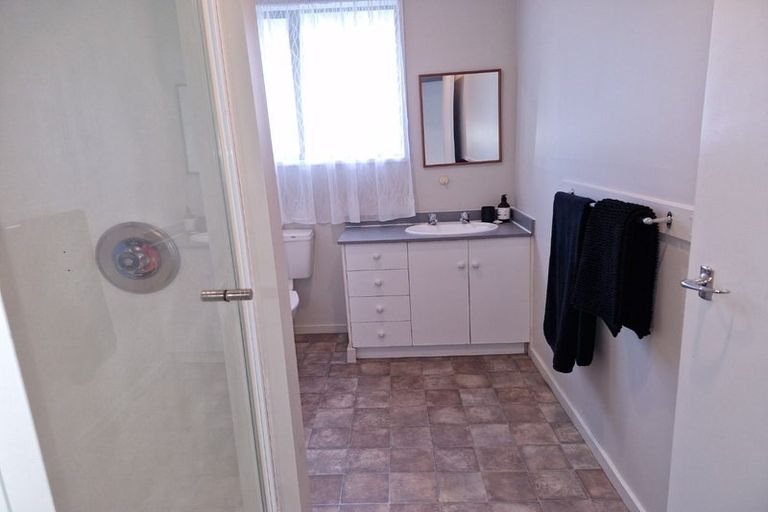 Photo of property in 9 Mckellar Place, Hornby, Christchurch, 8042