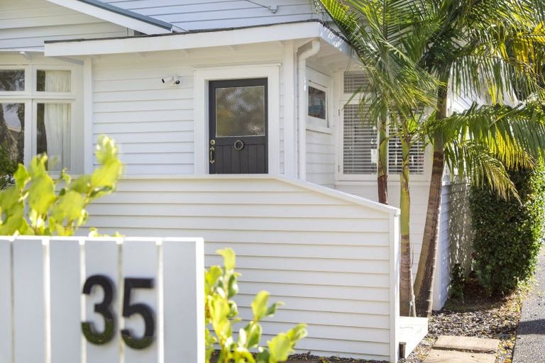 Photo of property in 35 Formby Avenue, Point Chevalier, Auckland, 1022