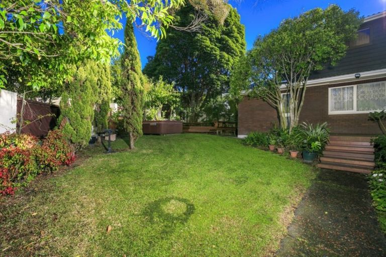 Photo of property in 43 Wyoming Avenue, Murrays Bay, Auckland, 0630