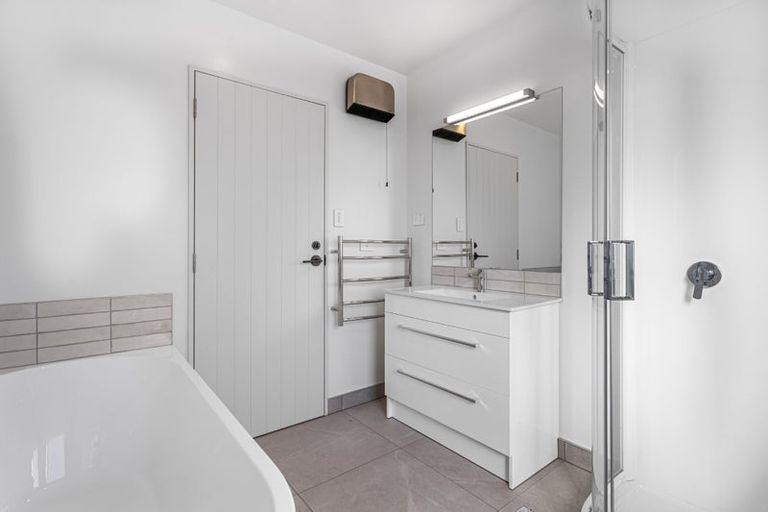 Photo of property in 3 Kakapo Lane, Redwood, Christchurch, 8051