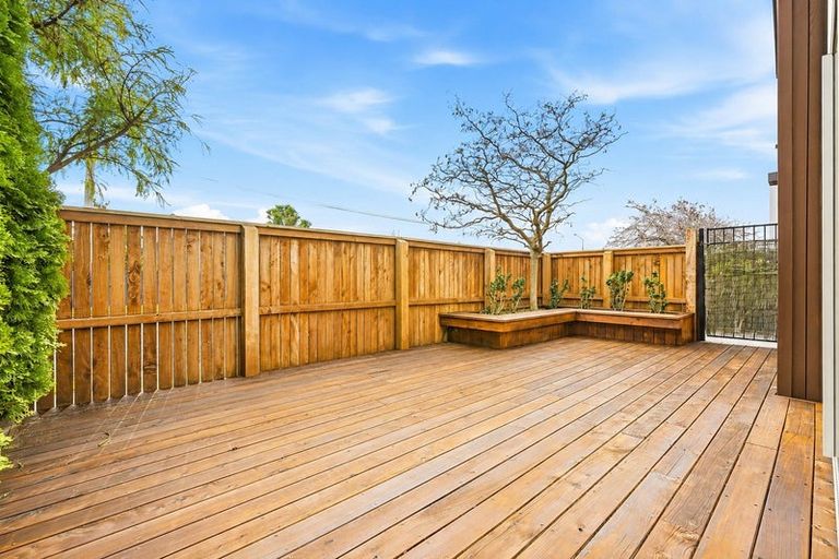 Photo of property in 132 Edgeware Road, St Albans, Christchurch, 8014