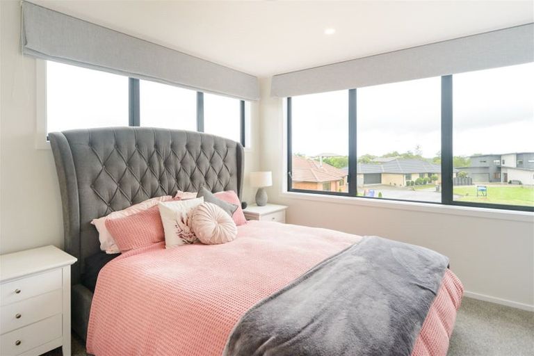 Photo of property in 18 Silkwood Place, Fitzherbert, Palmerston North, 4410