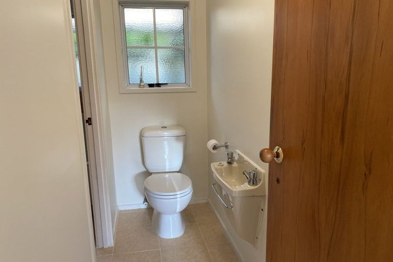 Photo of property in 3 Delisle Place, Windsor Park, Auckland, 0632