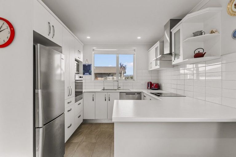 Photo of property in Waterview Estate, 41/4 Greystone Place, Omokoroa, 3114