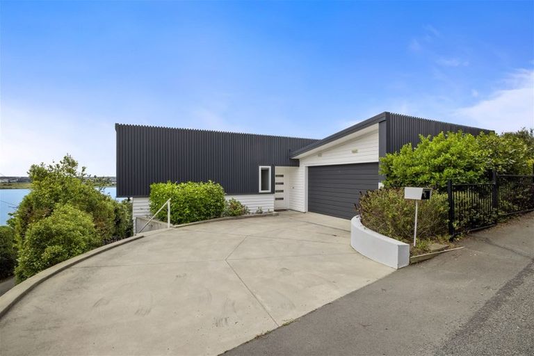 Photo of property in 43 Saint Andrews Hill Road, Mount Pleasant, Christchurch, 8081