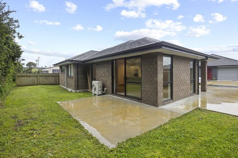Photo of property in 10 Nukuroa Close, Waitara, 4320