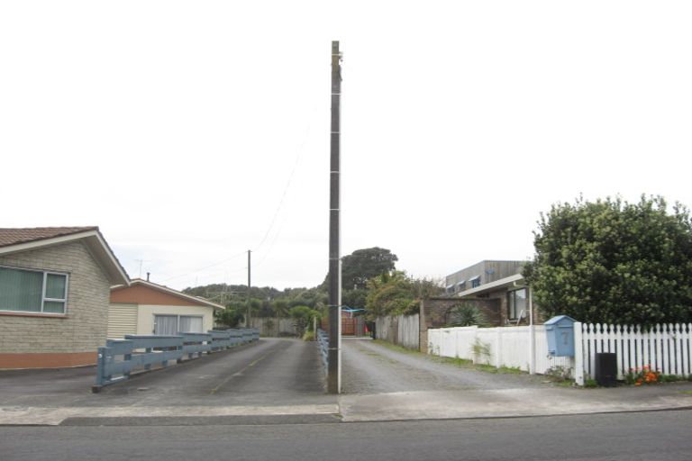 Photo of property in 5 Dixon Street, Oakura, 4314