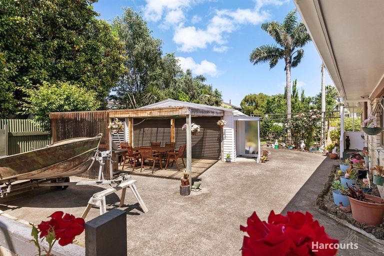 Photo of property in 80 Torkar Road, Clarks Beach, 2122