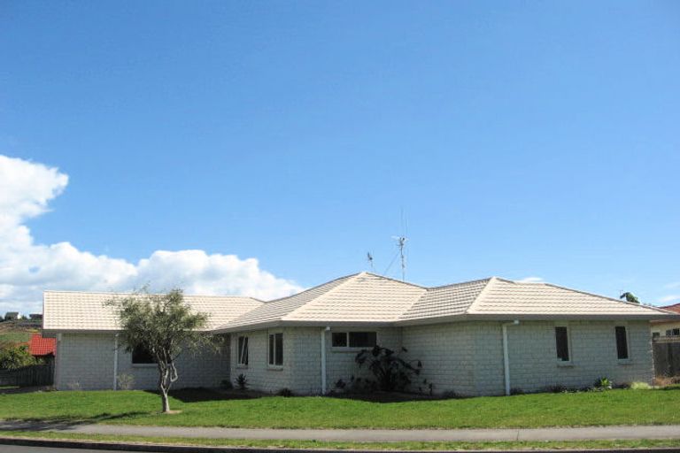 Photo of property in 27 Thornlea Drive, Welcome Bay, Tauranga, 3112