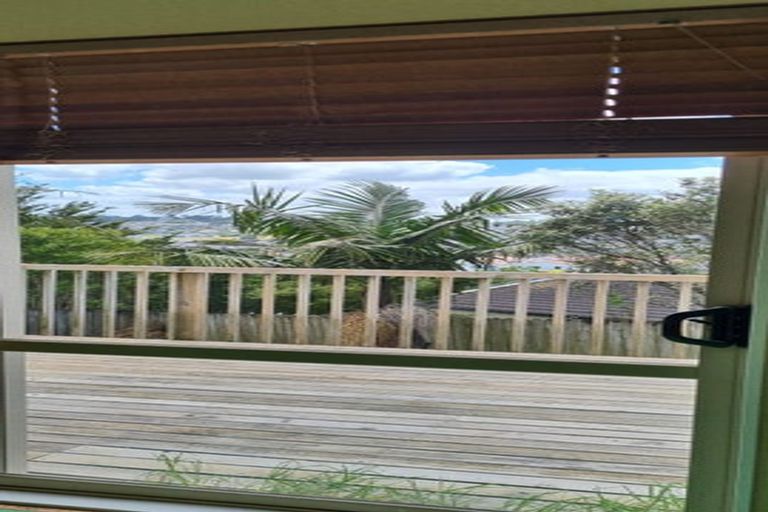 Photo of property in 17 Maidstone Place, Oteha, Auckland, 0632