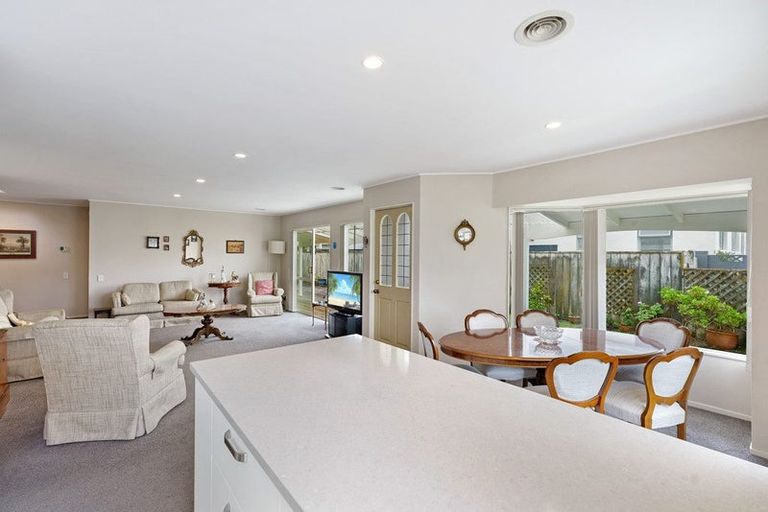 Photo of property in 17 Watson Drive, Paraparaumu Beach, Paraparaumu, 5032