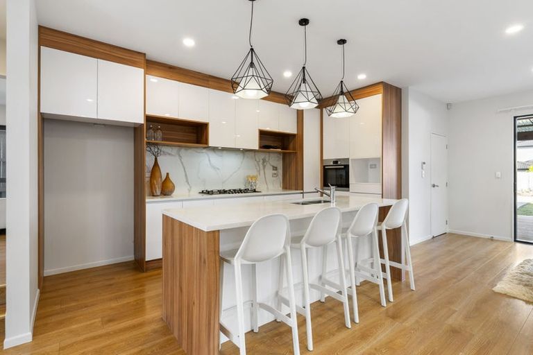 Photo of property in 403 Ormiston Road, Flat Bush, Auckland, 2019