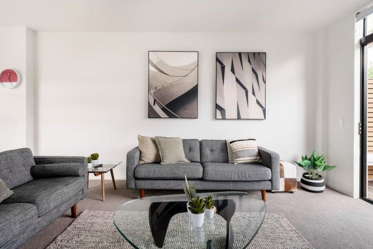 Photo of property in 2/22 Peterborough Street, Christchurch Central, Christchurch, 8013