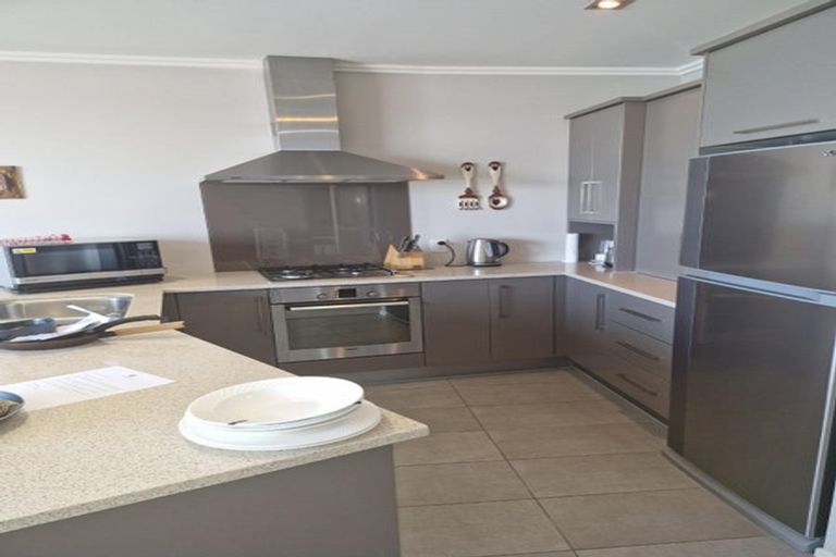 Photo of property in 2/51 Dive Crescent, Tauranga, 3110