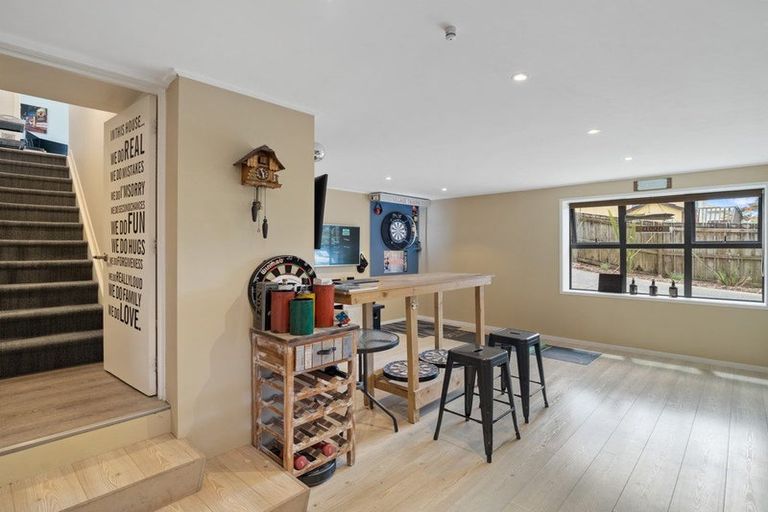 Photo of property in 16 Okura River Road, Okura, Albany, 0792