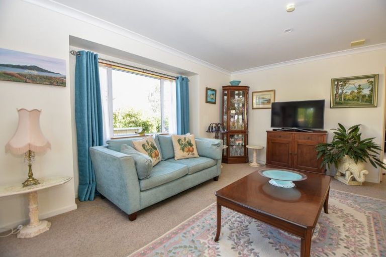 Photo of property in 72 Pembroke Street, Carterton, 5713