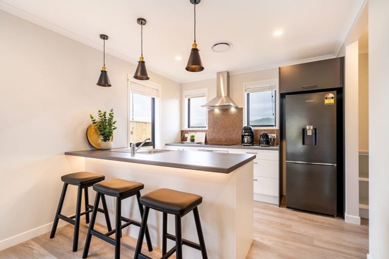 Photo of property in 17 Te Hoiere Street, Aotea, Porirua, 5024