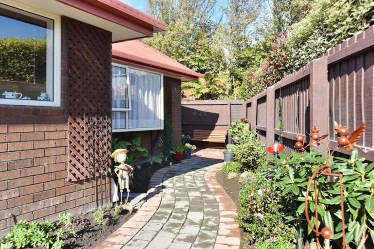 Photo of property in 2/11 Ludecke Place, Sockburn, Christchurch, 8042