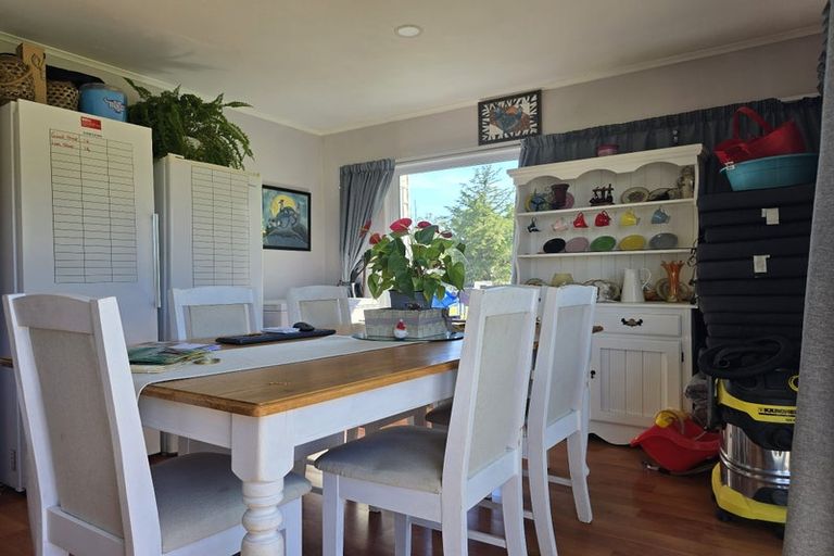 Photo of property in 28 Leeton Drive, Waipukurau, 4200