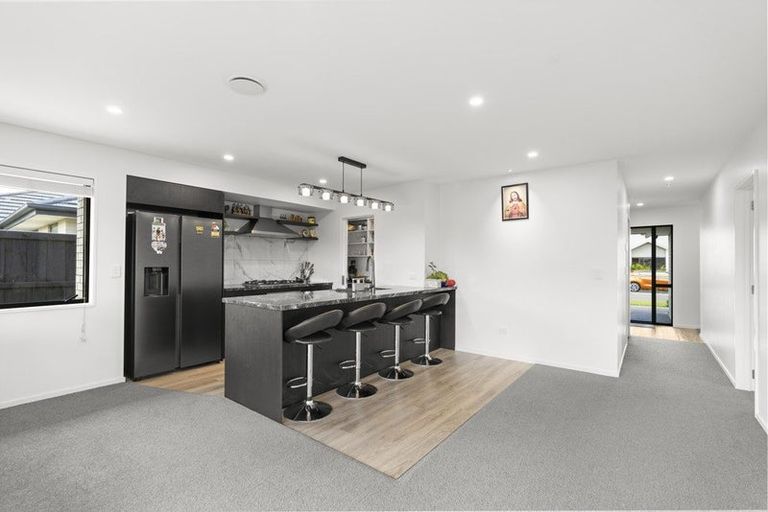 Photo of property in 100 Lenborough Drive, Rolleston, 7614