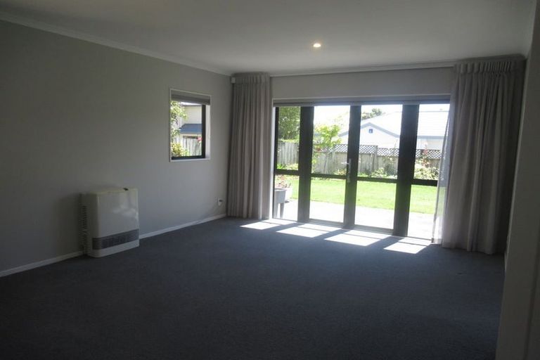 Photo of property in 62 Samwell Drive, Whitby, Porirua, 5024