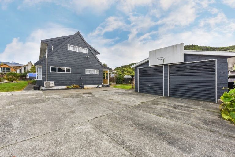 Photo of property in 14a Huia Street, Waikawa, Picton, 7220
