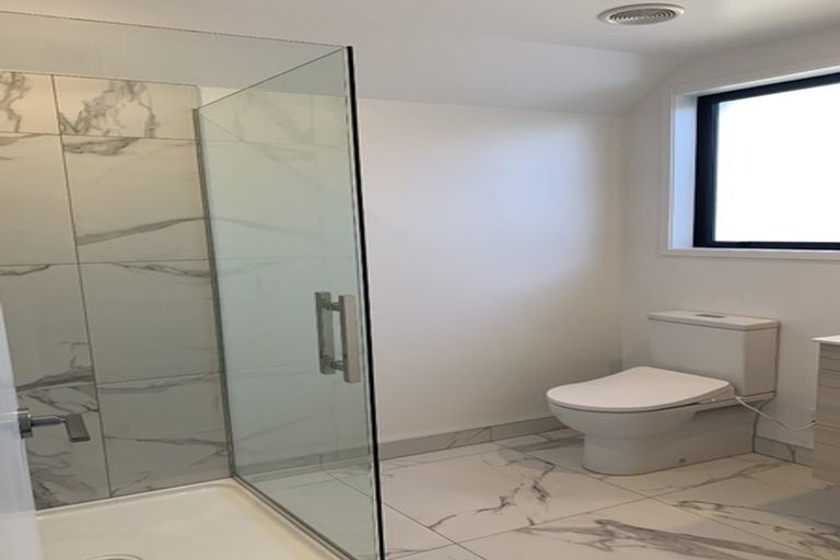 Photo of property in 2/97 Whites Line East, Waiwhetu, Lower Hutt, 5010