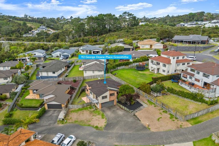 Photo of property in 92 George Deane Place, Greenhithe, Auckland, 0632