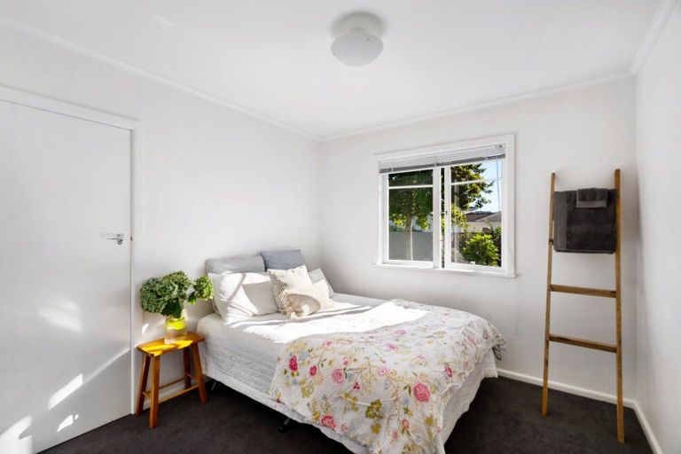 Photo of property in 9a Cornwall Road, Taradale, Napier, 4112