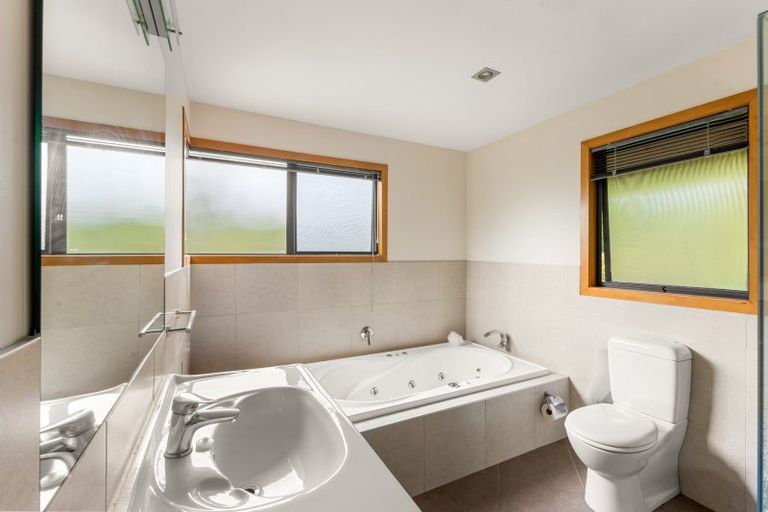 Photo of property in 22 Access Heights, Kerikeri, 0230