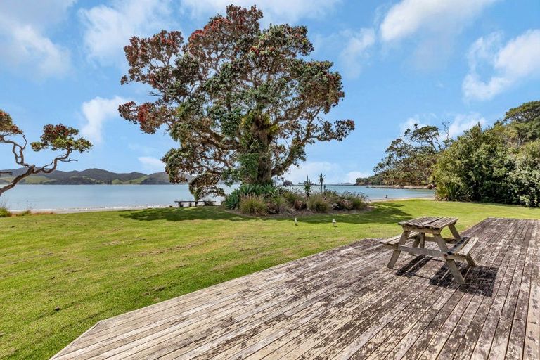 Photo of property in 121 Ohawini Road, Oakura, Hikurangi, 0184