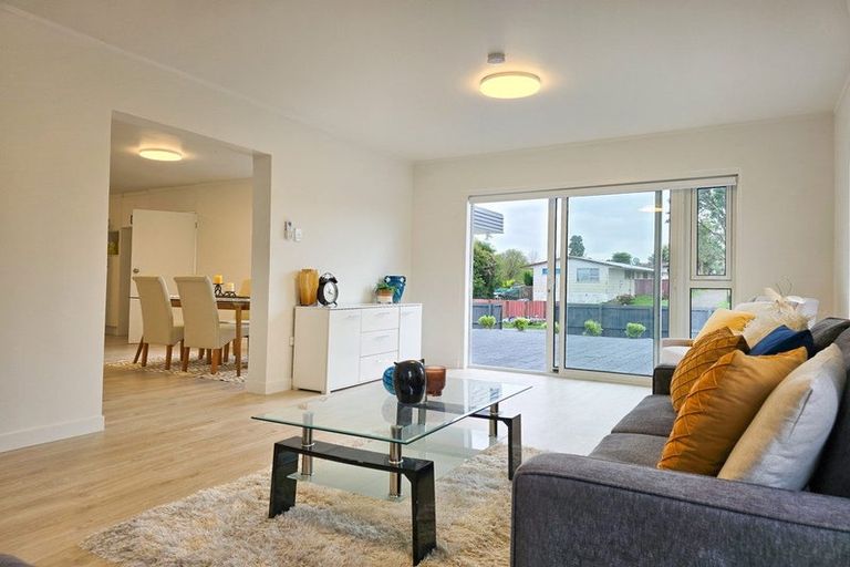 Photo of property in 17 Fernleigh Avenue, Waiuku, 2123