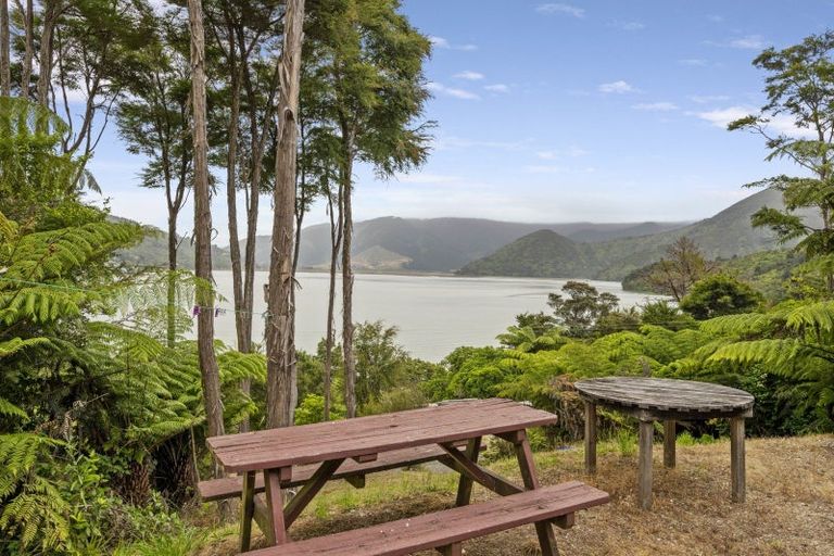 Photo of property in 279 Queen Charlotte Drive, Havelock, Picton, 7281