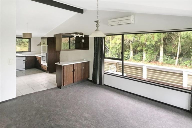 Photo of property in 14 Chenery Road, Red Beach, 0932