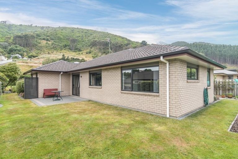 Photo of property in 6 Matuhi Street, Waikanae, 5036