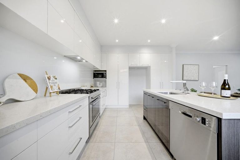 Photo of property in 16 Darion Drive, Flat Bush, Auckland, 2019