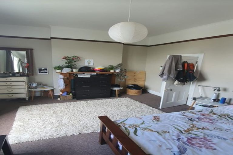 Photo of property in 180-182 Ohiro Road, Brooklyn, Wellington, 6021