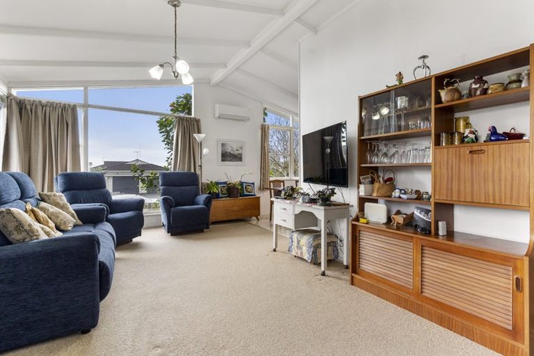 Photo of property in 1/14 Eyre Street, Henderson, Auckland, 0612