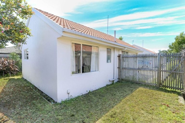 Photo of property in 4/2 Broadbent Street, Riccarton, Christchurch, 8041