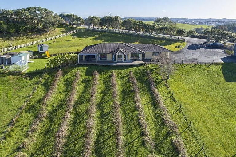 Photo of property in 128 Spur Road, Stillwater, Silverdale, 0993