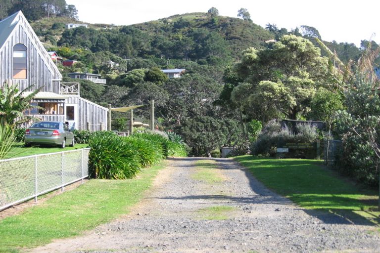 Photo of property in 6 Hahei Beach Road, Hahei, Whitianga, 3591