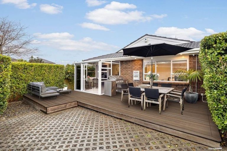 Photo of property in 1/14 Kallaroo Place, Botany Downs, Auckland, 2010