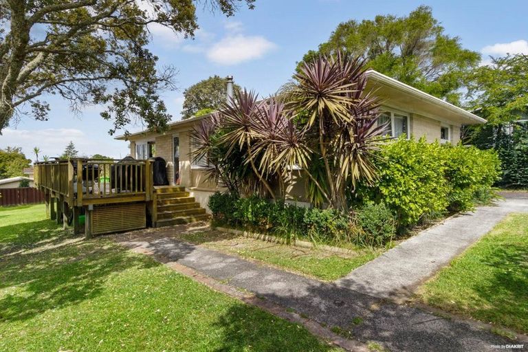 Photo of property in 19 Spence Road, Henderson, Auckland, 0612