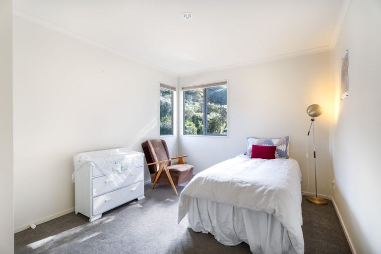 Photo of property in 1a Chester Road, Tawa, Wellington, 5028