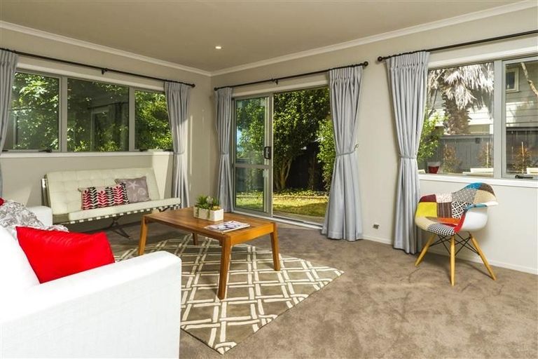 Photo of property in 271 East Coast Road, Mairangi Bay, Auckland, 0630